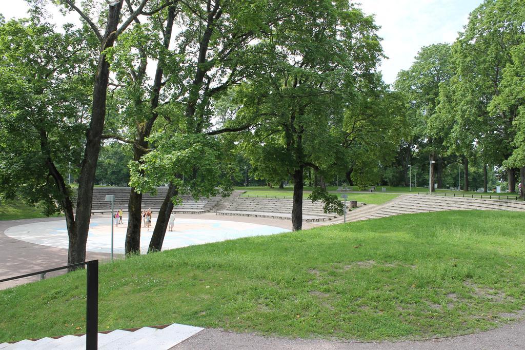 Ohtu Poik 2 City Center Basement Apartment Pärnu Eksteriør bilde
